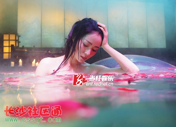 江一燕兩度在《四大名捕》系列中出演浴室戲碼